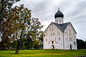 Novgorod - la Chiesa della Trasfigurazione a Ilyina, famosa per gli affreschi di Teofane il Greco, maestro di Andrei Rublev.